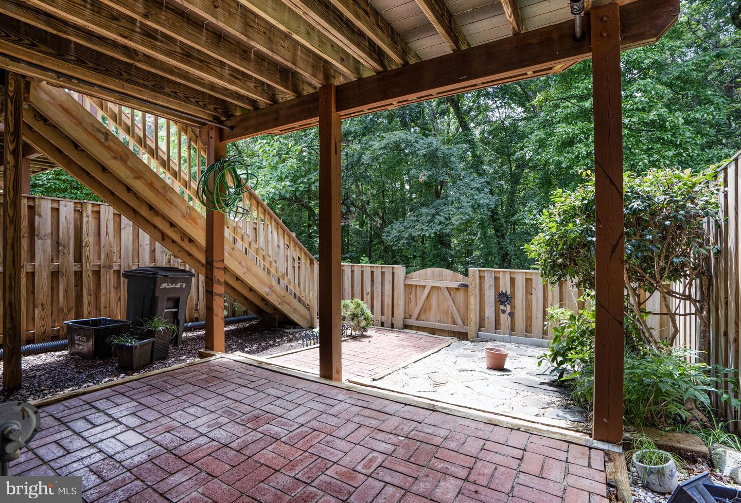 7228 LENSFIELD CT, ALEXANDRIA, Virginia 22315, 3 Bedrooms Bedrooms, ,3 BathroomsBathrooms,Residential,For sale,7228 LENSFIELD CT,VAFX2238076 MLS # VAFX2238076