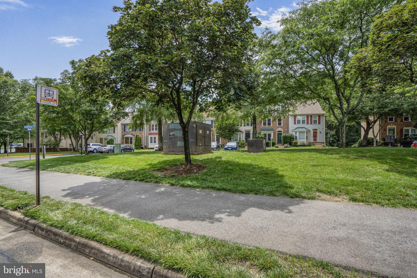 7228 LENSFIELD CT, ALEXANDRIA, Virginia 22315, 3 Bedrooms Bedrooms, ,3 BathroomsBathrooms,Residential,For sale,7228 LENSFIELD CT,VAFX2238076 MLS # VAFX2238076