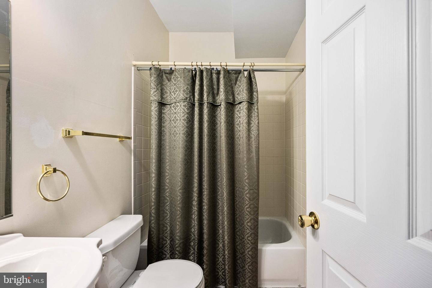 10205 IVERSON AVE, FREDERICKSBURG, Virginia 22407, 4 Bedrooms Bedrooms, ,4 BathroomsBathrooms,Residential,For sale,10205 IVERSON AVE,VASP2032782 MLS # VASP2032782