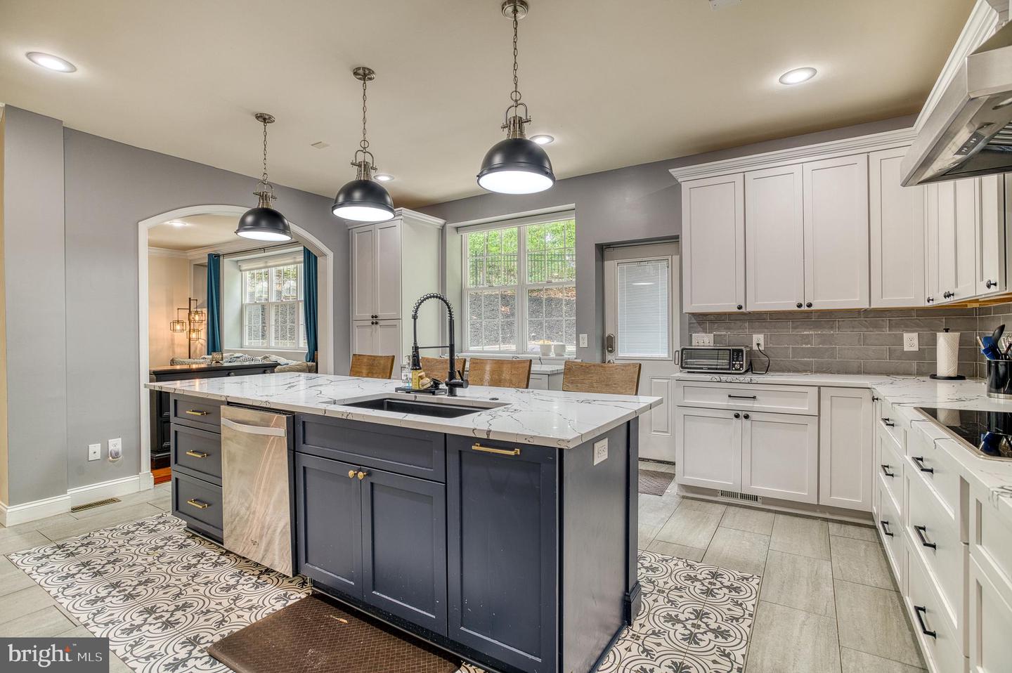 7140 BARRY RD, ALEXANDRIA, Virginia 22315, 5 Bedrooms Bedrooms, ,5 BathroomsBathrooms,Residential,For sale,7140 BARRY RD,VAFX2238200 MLS # VAFX2238200