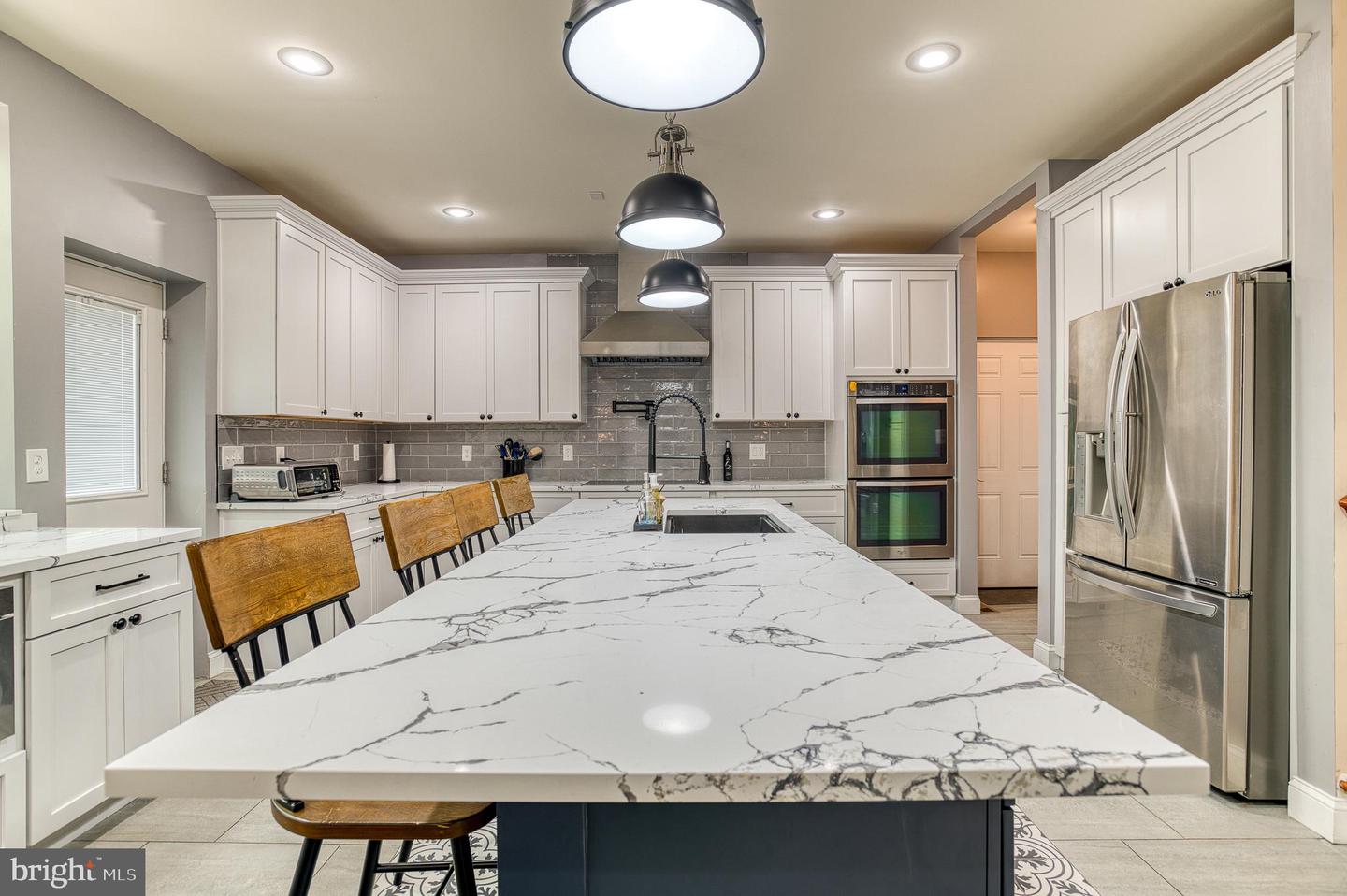 7140 BARRY RD, ALEXANDRIA, Virginia 22315, 5 Bedrooms Bedrooms, ,5 BathroomsBathrooms,Residential,For sale,7140 BARRY RD,VAFX2238200 MLS # VAFX2238200