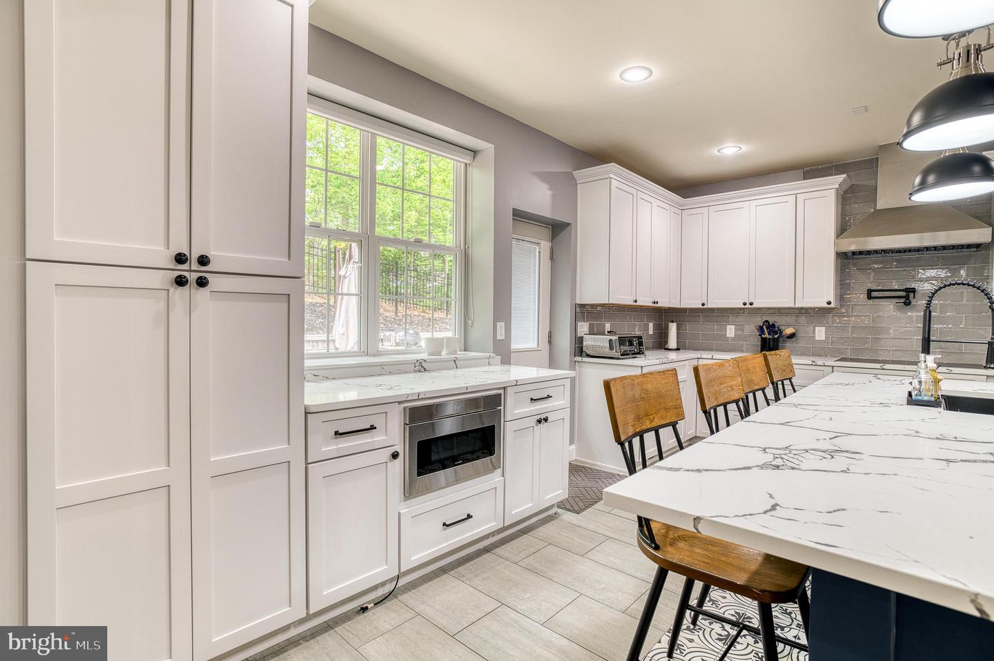 7140 BARRY RD, ALEXANDRIA, Virginia 22315, 5 Bedrooms Bedrooms, ,5 BathroomsBathrooms,Residential,For sale,7140 BARRY RD,VAFX2238200 MLS # VAFX2238200