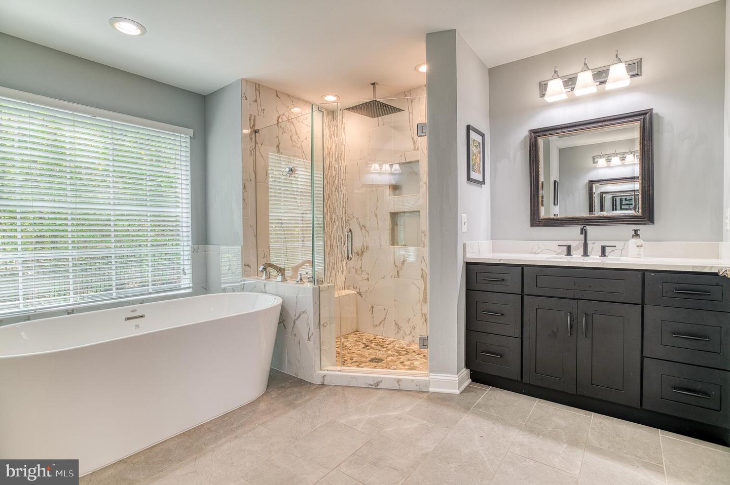 7140 BARRY RD, ALEXANDRIA, Virginia 22315, 5 Bedrooms Bedrooms, ,5 BathroomsBathrooms,Residential,For sale,7140 BARRY RD,VAFX2238200 MLS # VAFX2238200
