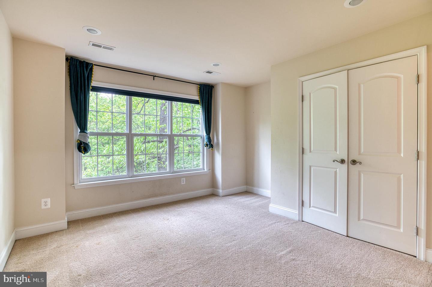 7140 BARRY RD, ALEXANDRIA, Virginia 22315, 5 Bedrooms Bedrooms, ,5 BathroomsBathrooms,Residential,For sale,7140 BARRY RD,VAFX2238200 MLS # VAFX2238200