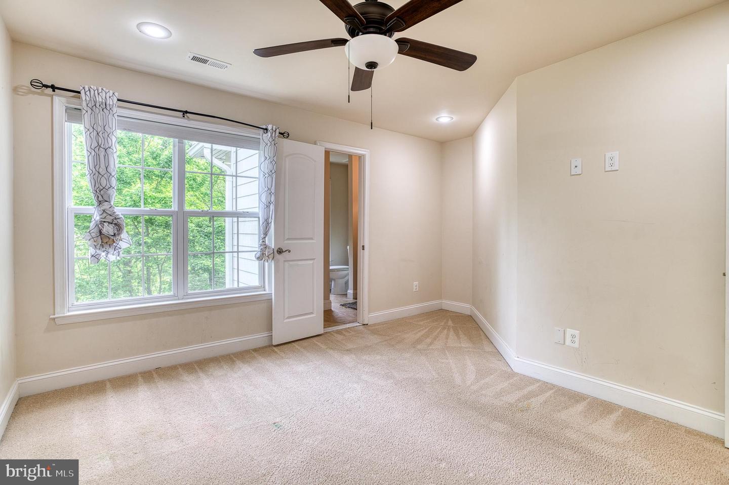 7140 BARRY RD, ALEXANDRIA, Virginia 22315, 5 Bedrooms Bedrooms, ,5 BathroomsBathrooms,Residential,For sale,7140 BARRY RD,VAFX2238200 MLS # VAFX2238200