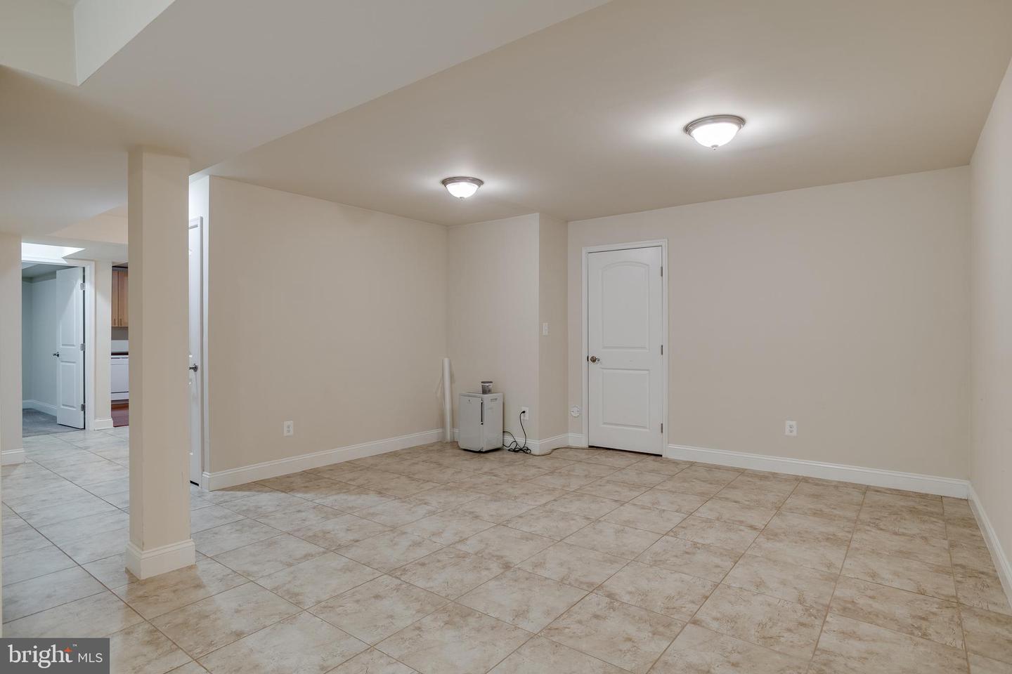 7140 BARRY RD, ALEXANDRIA, Virginia 22315, 5 Bedrooms Bedrooms, ,5 BathroomsBathrooms,Residential,For sale,7140 BARRY RD,VAFX2238200 MLS # VAFX2238200