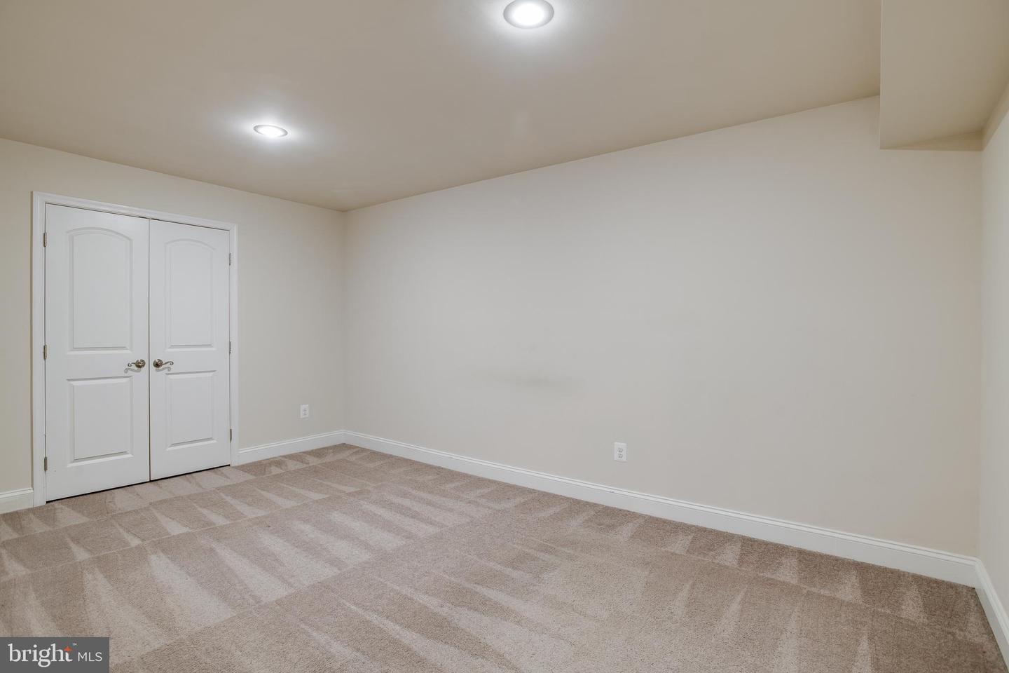 7140 BARRY RD, ALEXANDRIA, Virginia 22315, 5 Bedrooms Bedrooms, ,5 BathroomsBathrooms,Residential,For sale,7140 BARRY RD,VAFX2238200 MLS # VAFX2238200