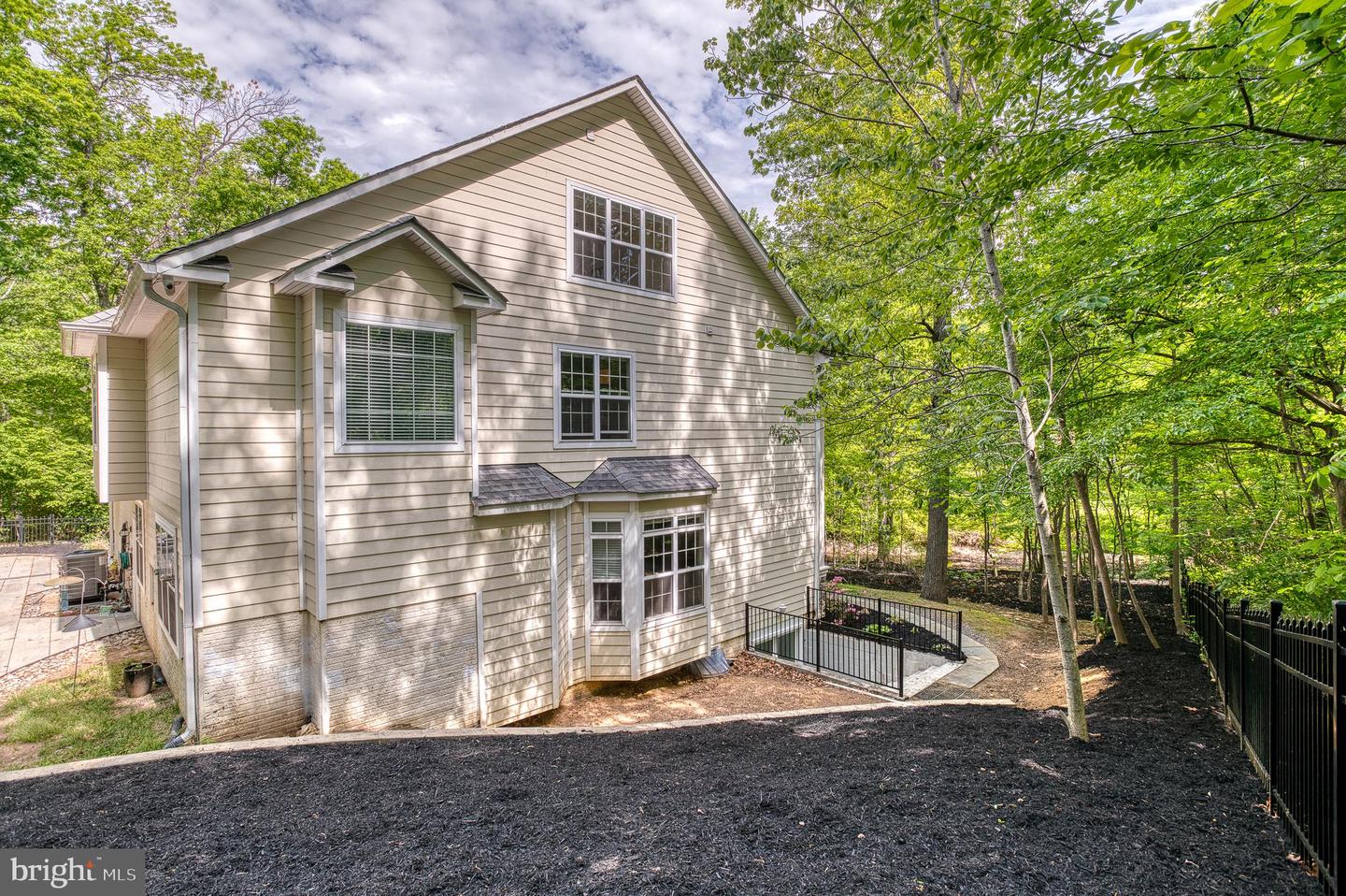 7140 BARRY RD, ALEXANDRIA, Virginia 22315, 5 Bedrooms Bedrooms, ,5 BathroomsBathrooms,Residential,For sale,7140 BARRY RD,VAFX2238200 MLS # VAFX2238200