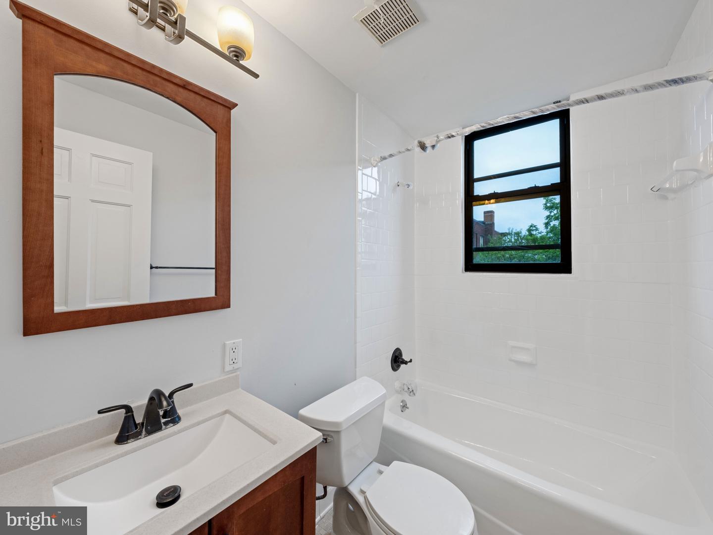 1661 PARK RD NW #403, WASHINGTON, District Of Columbia 20010, 1 Bedroom Bedrooms, ,1 BathroomBathrooms,Residential,For sale,1661 PARK RD NW #403,DCDC2198726 MLS # DCDC2198726