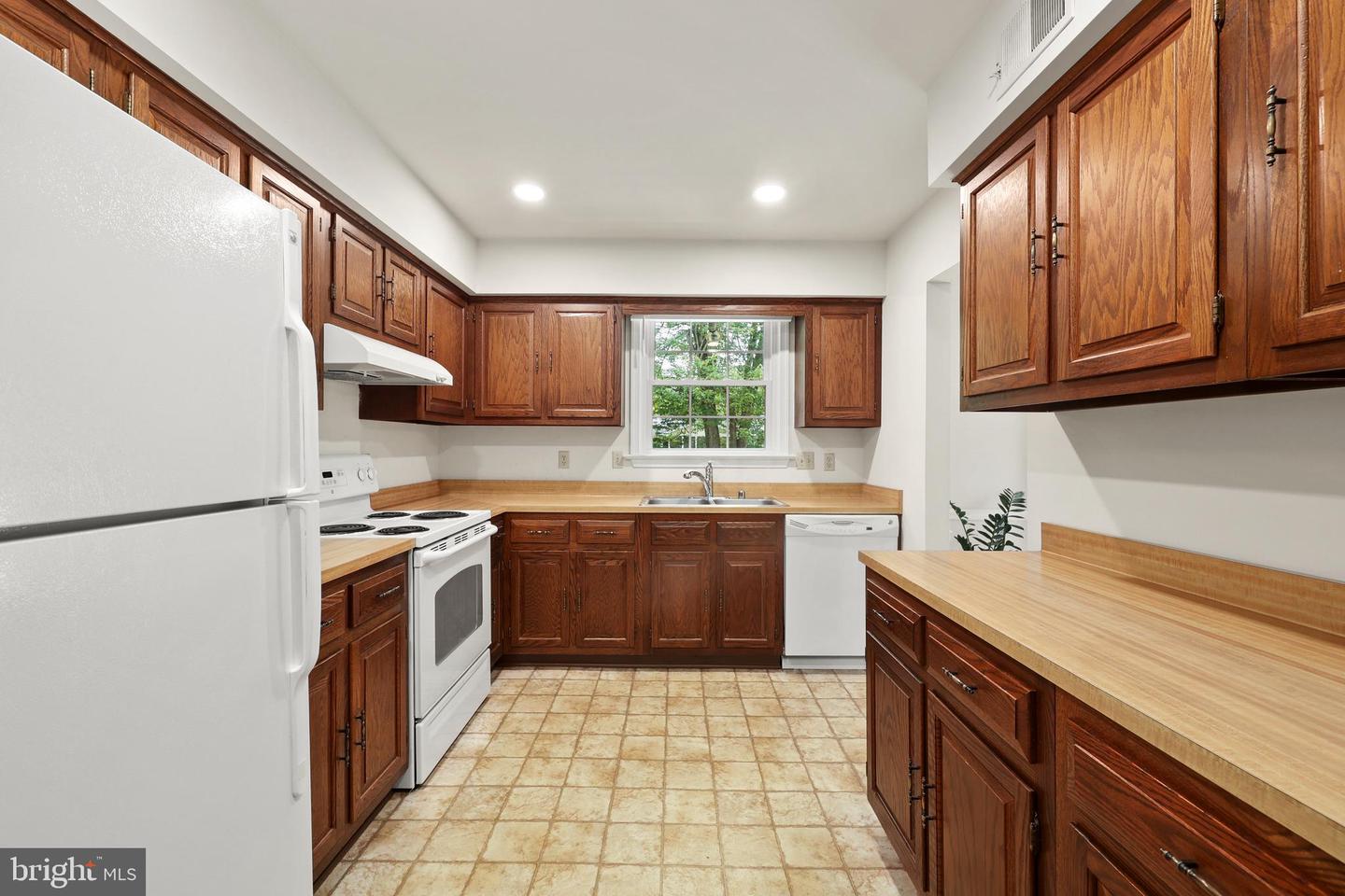 309 CAMDEN DR, FREDERICKSBURG, Virginia 22405, 3 Bedrooms Bedrooms, ,2 BathroomsBathrooms,Residential,For sale,309 CAMDEN DR,VAST2038522 MLS # VAST2038522