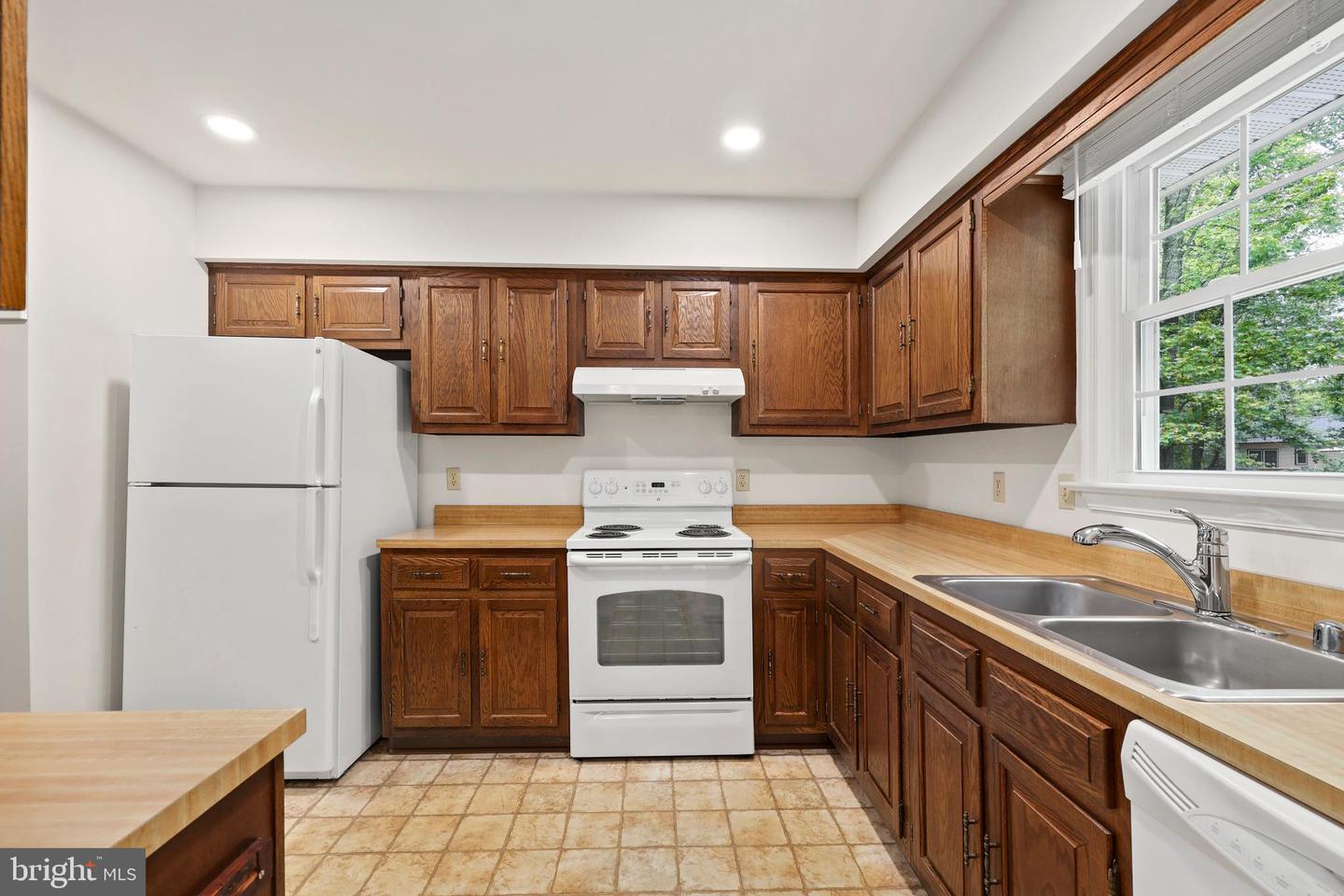 309 CAMDEN DR, FREDERICKSBURG, Virginia 22405, 3 Bedrooms Bedrooms, ,2 BathroomsBathrooms,Residential,For sale,309 CAMDEN DR,VAST2038522 MLS # VAST2038522
