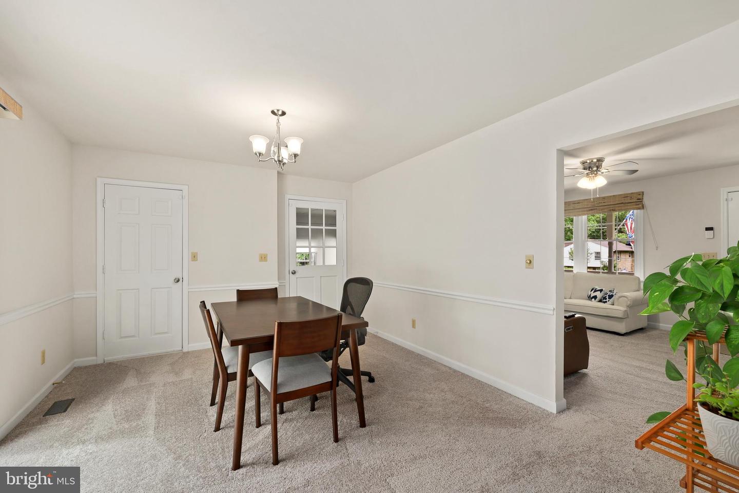 309 CAMDEN DR, FREDERICKSBURG, Virginia 22405, 3 Bedrooms Bedrooms, ,2 BathroomsBathrooms,Residential,For sale,309 CAMDEN DR,VAST2038522 MLS # VAST2038522