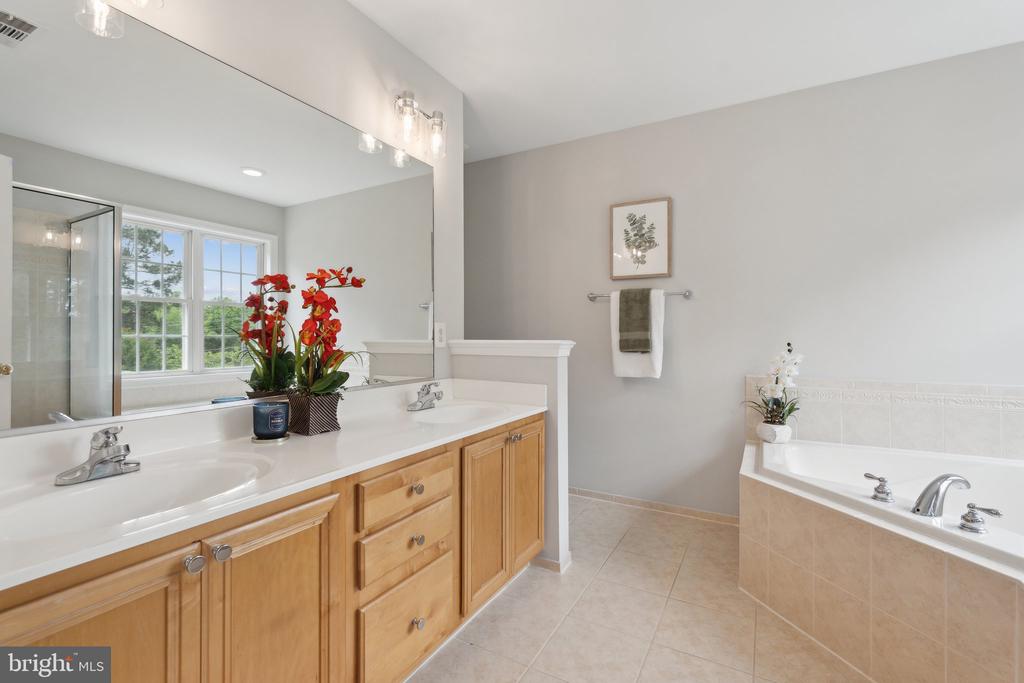 10800 GORDON RD, SPOTSYLVANIA, Virginia 22553, 4 Bedrooms Bedrooms, ,3 BathroomsBathrooms,Residential,10800 GORDON RD,VASP2032968 MLS # VASP2032968