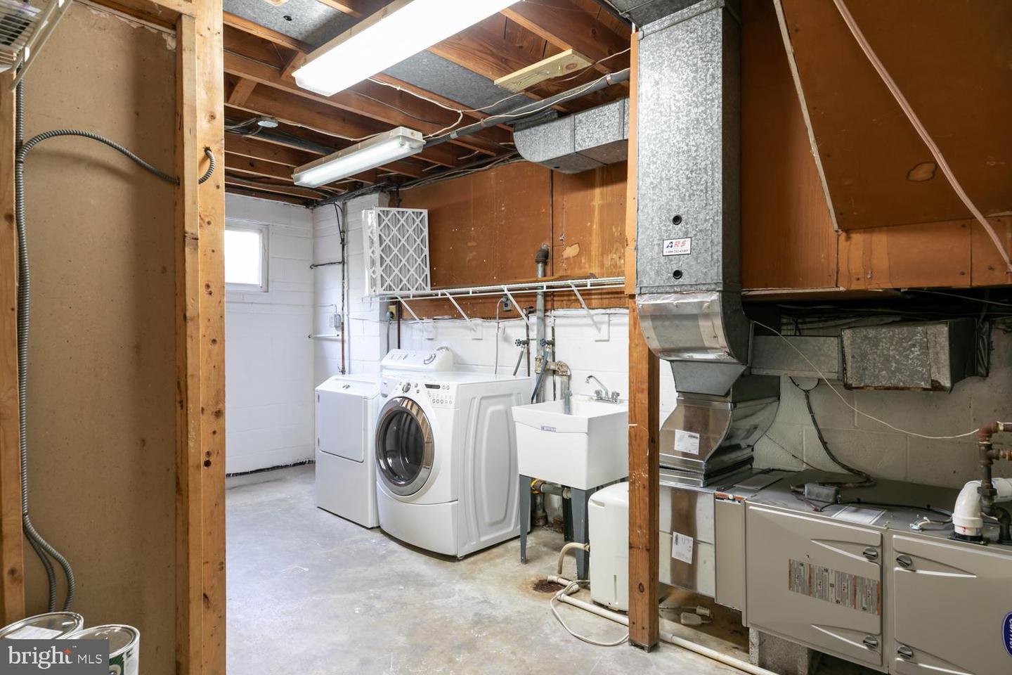 1915 SHANNON CT, ALEXANDRIA, Virginia 22306, 4 Bedrooms Bedrooms, ,3 BathroomsBathrooms,Residential,For sale,1915 SHANNON CT,VAFX2238908 MLS # VAFX2238908