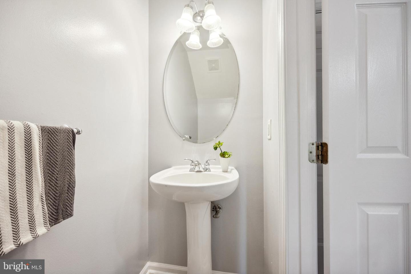 24764 STONE STATION TER, ALDIE, Virginia 20105, 2 Bedrooms Bedrooms, ,2 BathroomsBathrooms,Residential,For sale,24764 STONE STATION TER,VALO2095504 MLS # VALO2095504
