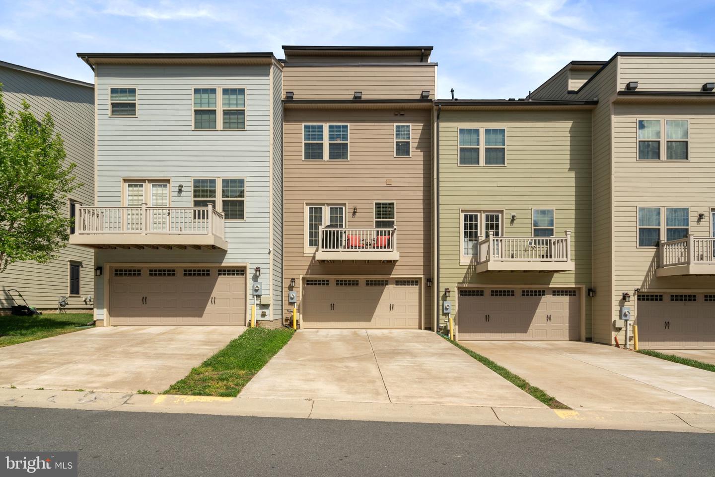 18095 RED MULBERRY RD, DUMFRIES, Virginia 22026, 4 Bedrooms Bedrooms, ,3 BathroomsBathrooms,Residential,For sale,18095 RED MULBERRY RD,VAPW2093970 MLS # VAPW2093970