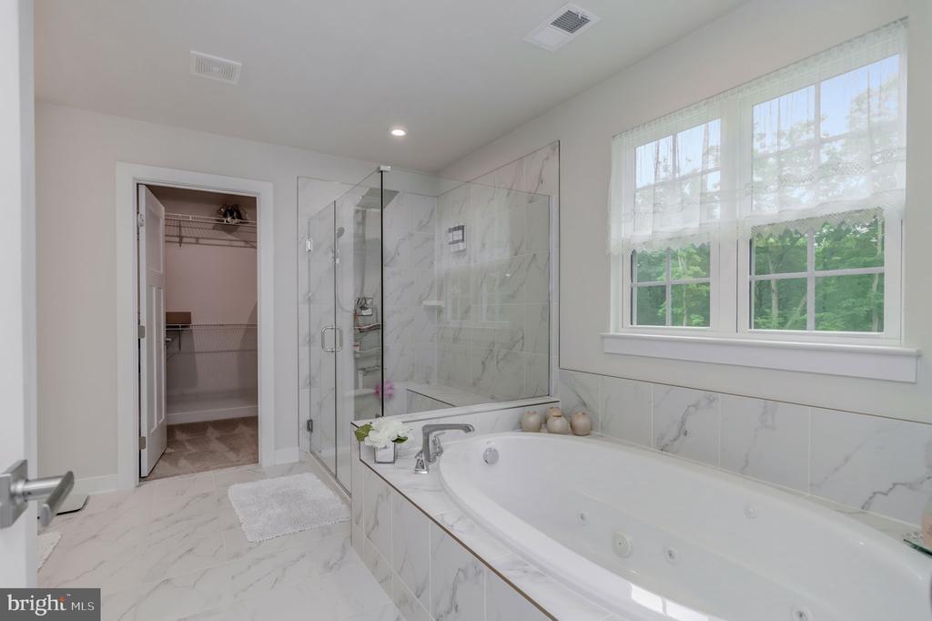 11316 OAKVILLE LN, SPOTSYLVANIA, Virginia 22551, 5 Bedrooms Bedrooms, ,3 BathroomsBathrooms,Residential,11316 OAKVILLE LN,VASP2033036 MLS # VASP2033036