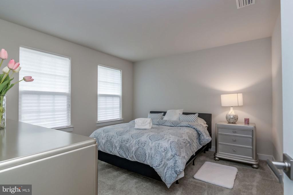 11316 OAKVILLE LN, SPOTSYLVANIA, Virginia 22551, 5 Bedrooms Bedrooms, ,3 BathroomsBathrooms,Residential,11316 OAKVILLE LN,VASP2033036 MLS # VASP2033036