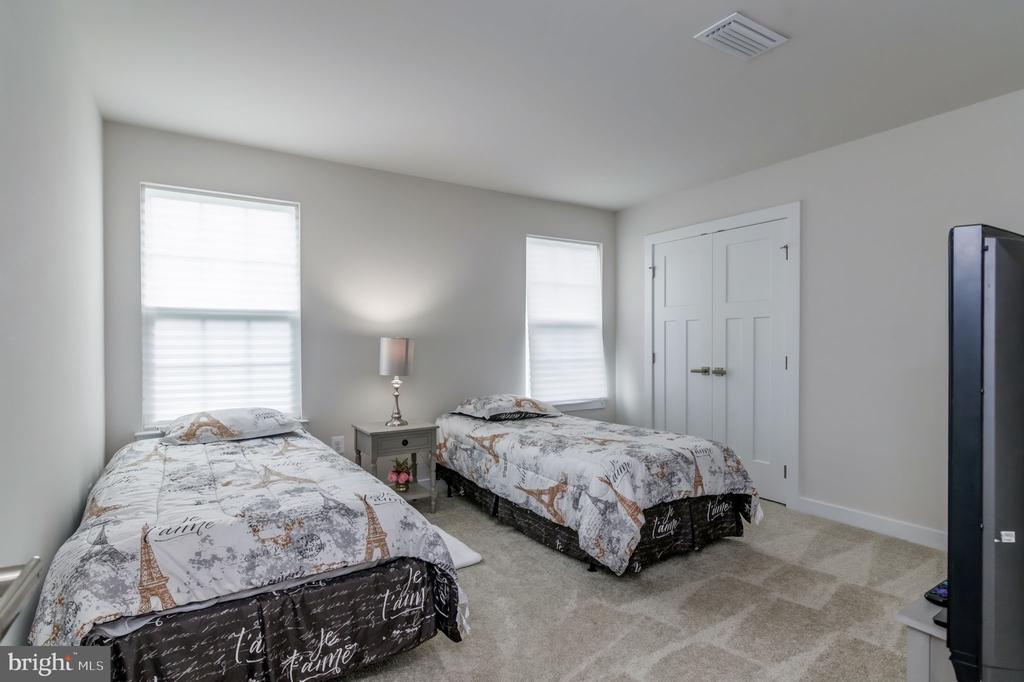 11316 OAKVILLE LN, SPOTSYLVANIA, Virginia 22551, 5 Bedrooms Bedrooms, ,3 BathroomsBathrooms,Residential,11316 OAKVILLE LN,VASP2033036 MLS # VASP2033036