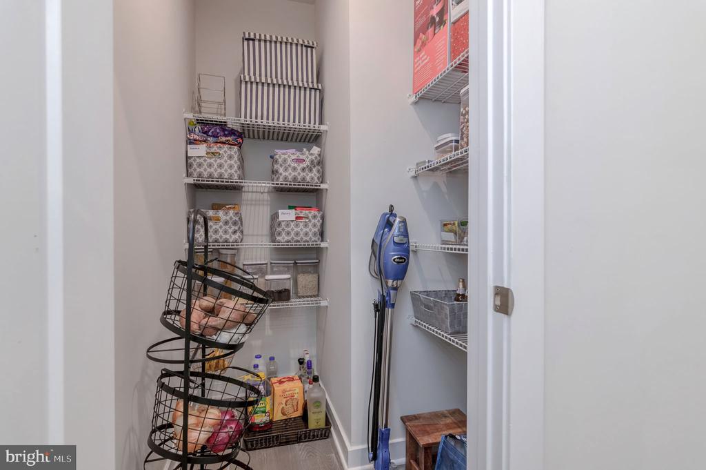 11316 OAKVILLE LN, SPOTSYLVANIA, Virginia 22551, 5 Bedrooms Bedrooms, ,3 BathroomsBathrooms,Residential,11316 OAKVILLE LN,VASP2033036 MLS # VASP2033036