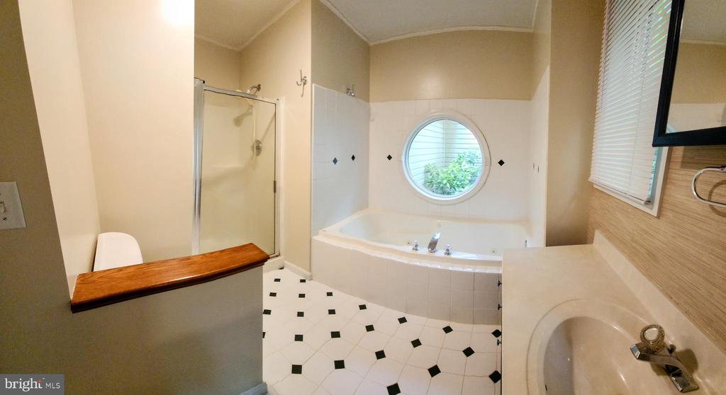 1111 EASTOVER PKWY, LOCUST GROVE, Virginia 22508, 5 Bedrooms Bedrooms, ,3 BathroomsBathrooms,Residential,1111 EASTOVER PKWY,VAOR2009692 MLS # VAOR2009692