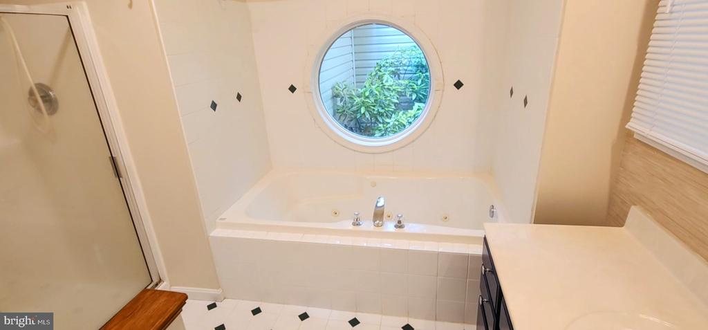 1111 EASTOVER PKWY, LOCUST GROVE, Virginia 22508, 5 Bedrooms Bedrooms, ,3 BathroomsBathrooms,Residential,1111 EASTOVER PKWY,VAOR2009692 MLS # VAOR2009692