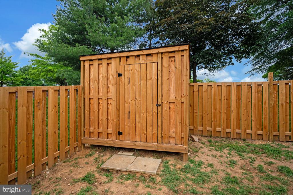 10714 GIDEON CT, FREDERICKSBURG, Virginia 22407, 3 Bedrooms Bedrooms, ,3 BathroomsBathrooms,Residential,BALLANTRAYE,10714 GIDEON CT,VASP2033066 MLS # VASP2033066