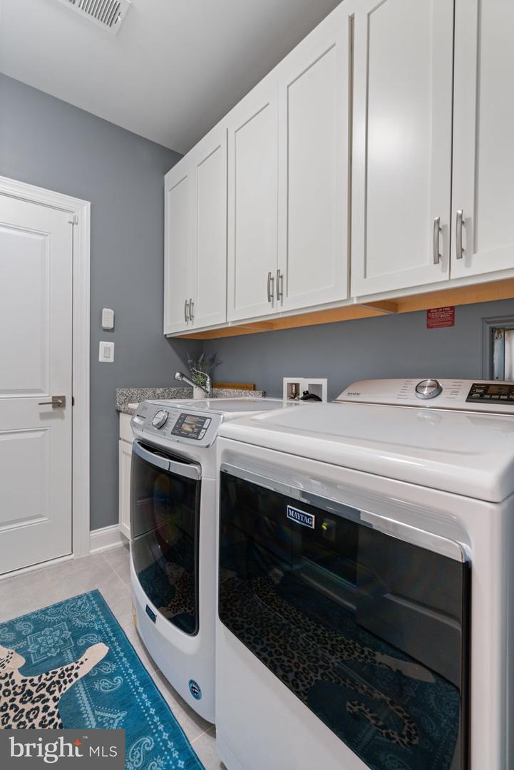 6194 CHANCELLORSVILLE DR, GAINESVILLE, Virginia 20155, 3 Bedrooms Bedrooms, ,3 BathroomsBathrooms,Residential,For sale,6194 CHANCELLORSVILLE DR,VAPW2094034 MLS # VAPW2094034