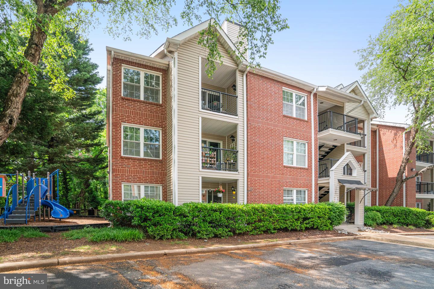 3303 WYNDHAM CIR #348, ALEXANDRIA, Virginia 22302, 2 Bedrooms Bedrooms, ,2 BathroomsBathrooms,Residential,For sale,3303 WYNDHAM CIR #348,VAAX2044998 MLS # VAAX2044998