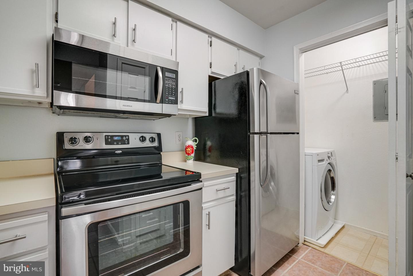 3303 WYNDHAM CIR #348, ALEXANDRIA, Virginia 22302, 2 Bedrooms Bedrooms, ,2 BathroomsBathrooms,Residential,For sale,3303 WYNDHAM CIR #348,VAAX2044998 MLS # VAAX2044998