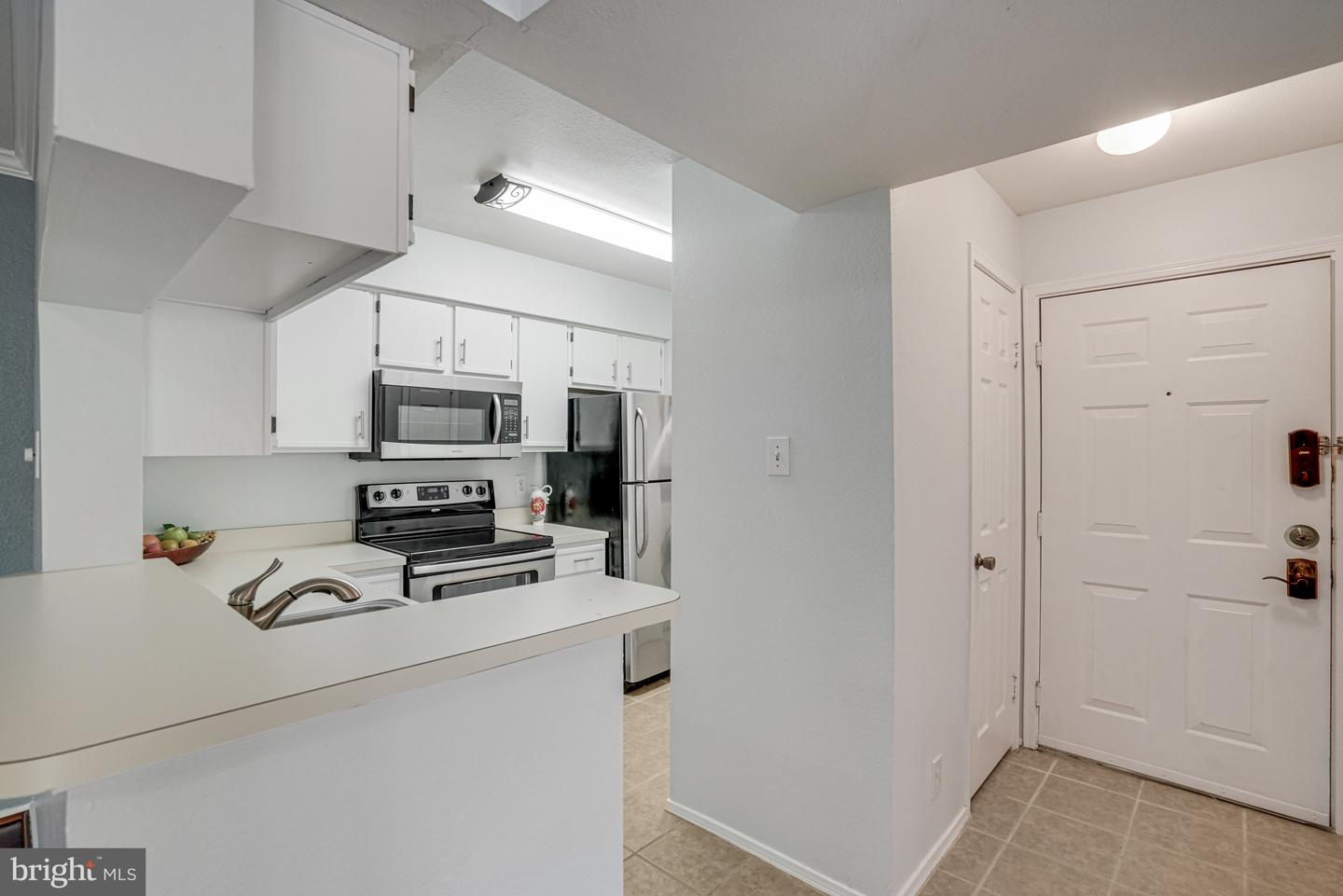 3303 WYNDHAM CIR #348, ALEXANDRIA, Virginia 22302, 2 Bedrooms Bedrooms, ,2 BathroomsBathrooms,Residential,For sale,3303 WYNDHAM CIR #348,VAAX2044998 MLS # VAAX2044998