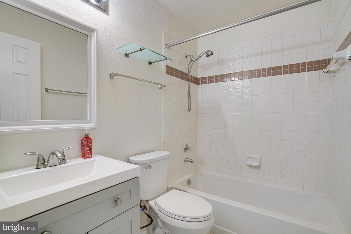 3303 WYNDHAM CIR #348, ALEXANDRIA, Virginia 22302, 2 Bedrooms Bedrooms, ,2 BathroomsBathrooms,Residential,For sale,3303 WYNDHAM CIR #348,VAAX2044998 MLS # VAAX2044998