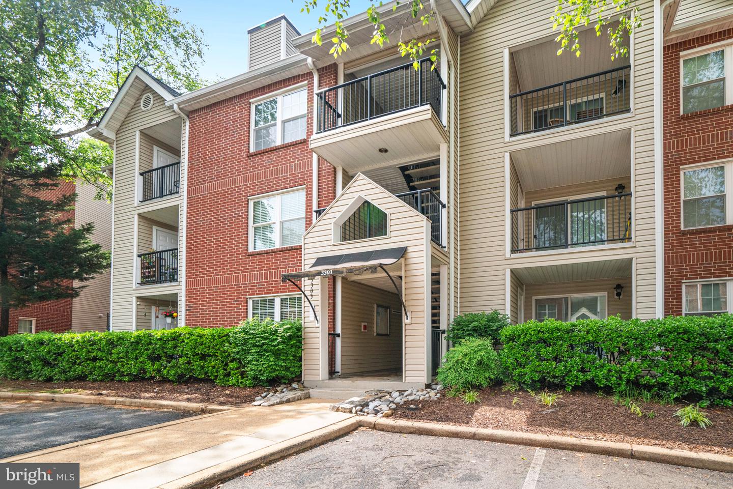 3303 WYNDHAM CIR #348, ALEXANDRIA, Virginia 22302, 2 Bedrooms Bedrooms, ,2 BathroomsBathrooms,Residential,For sale,3303 WYNDHAM CIR #348,VAAX2044998 MLS # VAAX2044998