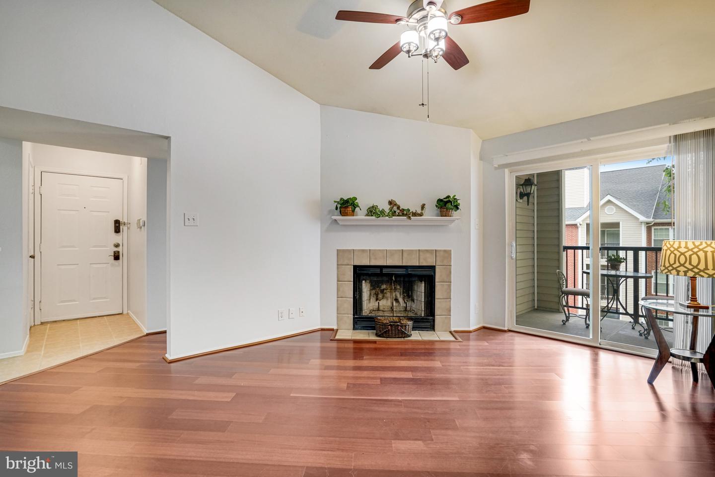 3303 WYNDHAM CIR #348, ALEXANDRIA, Virginia 22302, 2 Bedrooms Bedrooms, ,2 BathroomsBathrooms,Residential,For sale,3303 WYNDHAM CIR #348,VAAX2044998 MLS # VAAX2044998