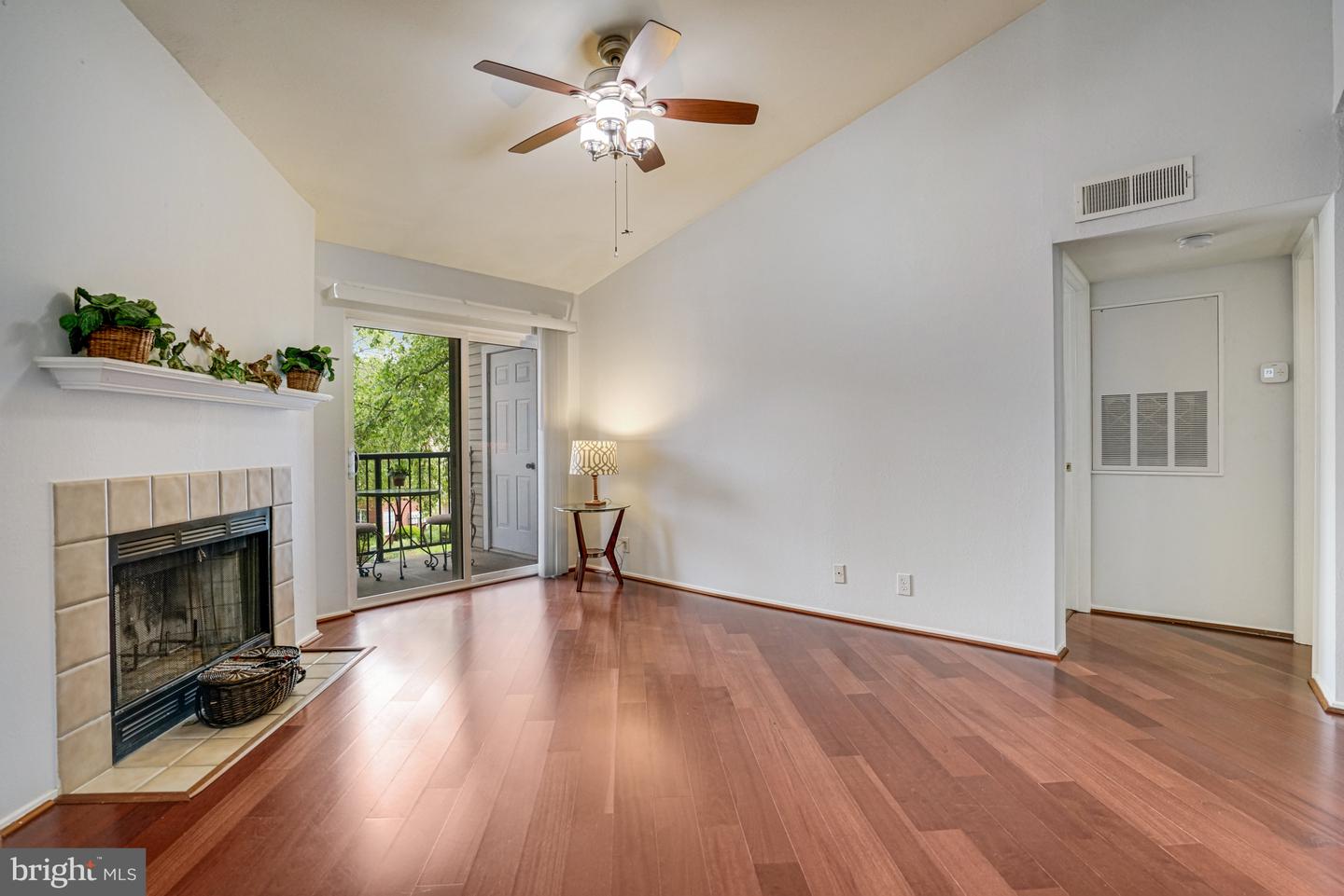 3303 WYNDHAM CIR #348, ALEXANDRIA, Virginia 22302, 2 Bedrooms Bedrooms, ,2 BathroomsBathrooms,Residential,For sale,3303 WYNDHAM CIR #348,VAAX2044998 MLS # VAAX2044998