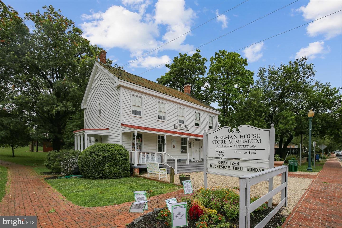 9617 SAVANNAH CROSSING CT, VIENNA, Virginia 22182, 5 Bedrooms Bedrooms, ,4 BathroomsBathrooms,Residential,For sale,9617 SAVANNAH CROSSING CT,VAFX2238844 MLS # VAFX2238844