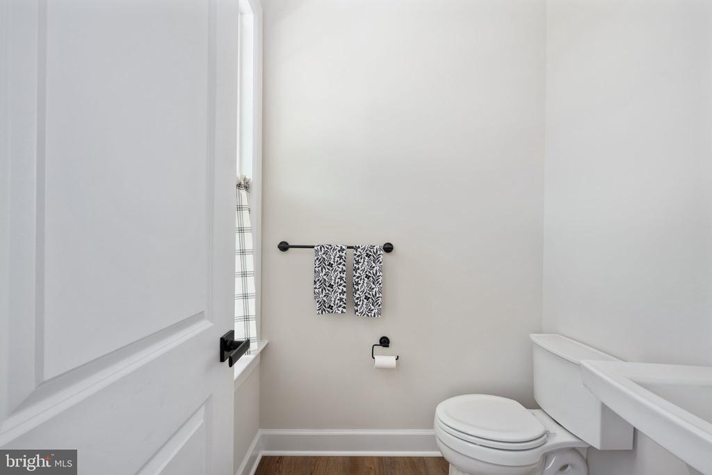 11207 REDLANDS TRL, SPOTSYLVANIA, Virginia 22551, 5 Bedrooms Bedrooms, ,4 BathroomsBathrooms,Residential,11207 REDLANDS TRL,VASP2033112 MLS # VASP2033112