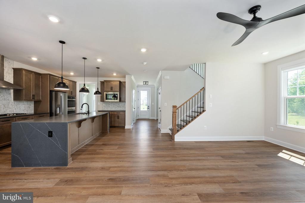 11207 REDLANDS TRL, SPOTSYLVANIA, Virginia 22551, 5 Bedrooms Bedrooms, ,4 BathroomsBathrooms,Residential,11207 REDLANDS TRL,VASP2033112 MLS # VASP2033112