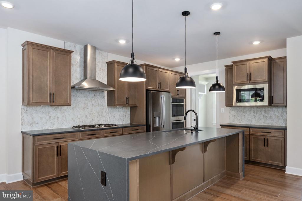 11207 REDLANDS TRL, SPOTSYLVANIA, Virginia 22551, 5 Bedrooms Bedrooms, ,4 BathroomsBathrooms,Residential,11207 REDLANDS TRL,VASP2033112 MLS # VASP2033112