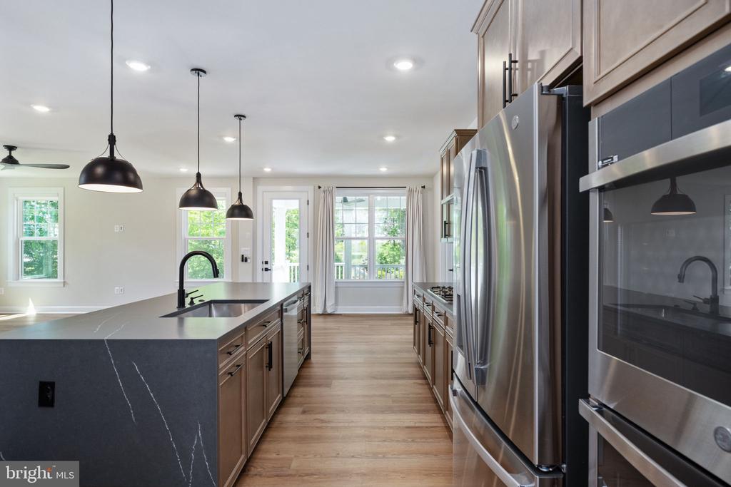 11207 REDLANDS TRL, SPOTSYLVANIA, Virginia 22551, 5 Bedrooms Bedrooms, ,4 BathroomsBathrooms,Residential,11207 REDLANDS TRL,VASP2033112 MLS # VASP2033112