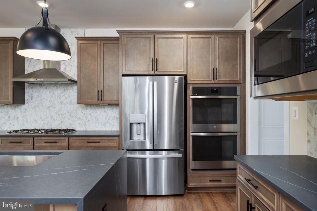 11207 REDLANDS TRL, SPOTSYLVANIA, Virginia 22551, 5 Bedrooms Bedrooms, ,4 BathroomsBathrooms,Residential,11207 REDLANDS TRL,VASP2033112 MLS # VASP2033112