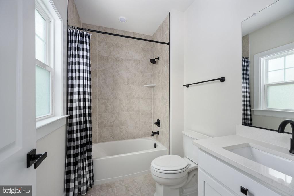 11207 REDLANDS TRL, SPOTSYLVANIA, Virginia 22551, 5 Bedrooms Bedrooms, ,4 BathroomsBathrooms,Residential,11207 REDLANDS TRL,VASP2033112 MLS # VASP2033112