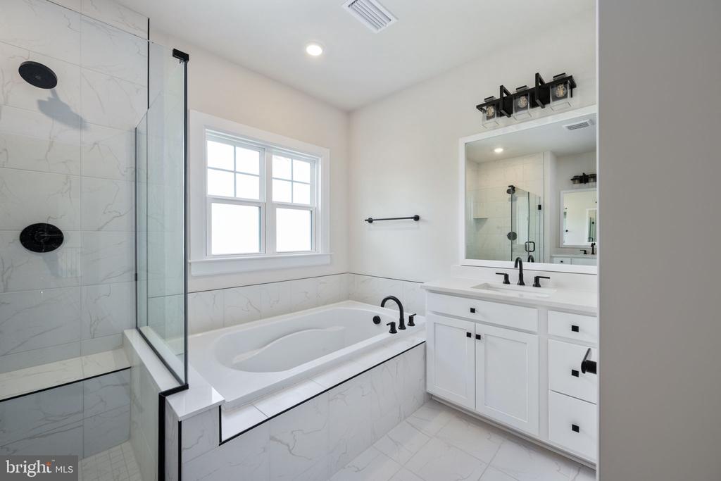 11207 REDLANDS TRL, SPOTSYLVANIA, Virginia 22551, 5 Bedrooms Bedrooms, ,4 BathroomsBathrooms,Residential,11207 REDLANDS TRL,VASP2033112 MLS # VASP2033112