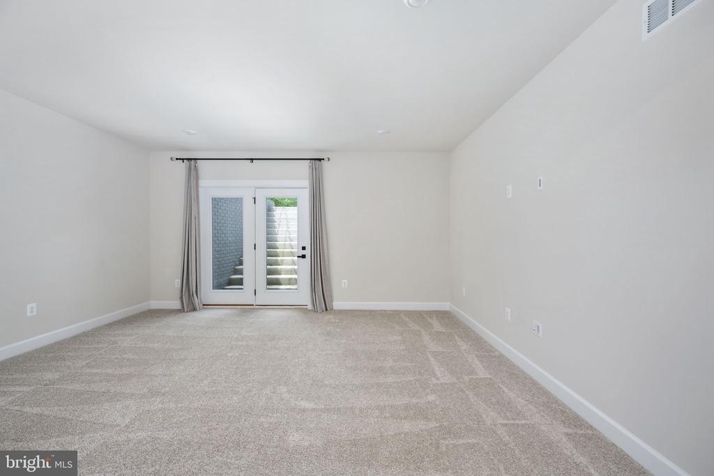 11207 REDLANDS TRL, SPOTSYLVANIA, Virginia 22551, 5 Bedrooms Bedrooms, ,4 BathroomsBathrooms,Residential,11207 REDLANDS TRL,VASP2033112 MLS # VASP2033112