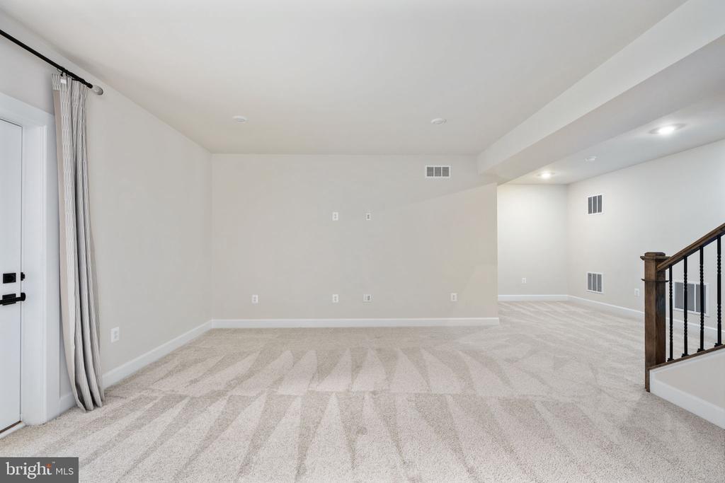 11207 REDLANDS TRL, SPOTSYLVANIA, Virginia 22551, 5 Bedrooms Bedrooms, ,4 BathroomsBathrooms,Residential,11207 REDLANDS TRL,VASP2033112 MLS # VASP2033112