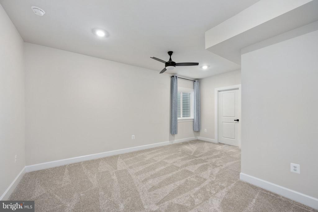 11207 REDLANDS TRL, SPOTSYLVANIA, Virginia 22551, 5 Bedrooms Bedrooms, ,4 BathroomsBathrooms,Residential,11207 REDLANDS TRL,VASP2033112 MLS # VASP2033112