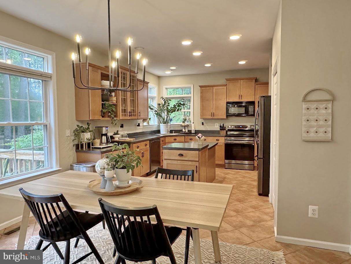 4065 CHATHAM DR, KING GEORGE, Virginia 22485, 5 Bedrooms Bedrooms, ,3 BathroomsBathrooms,Residential,For sale,4065 CHATHAM DR,VAKG2006380 MLS # VAKG2006380
