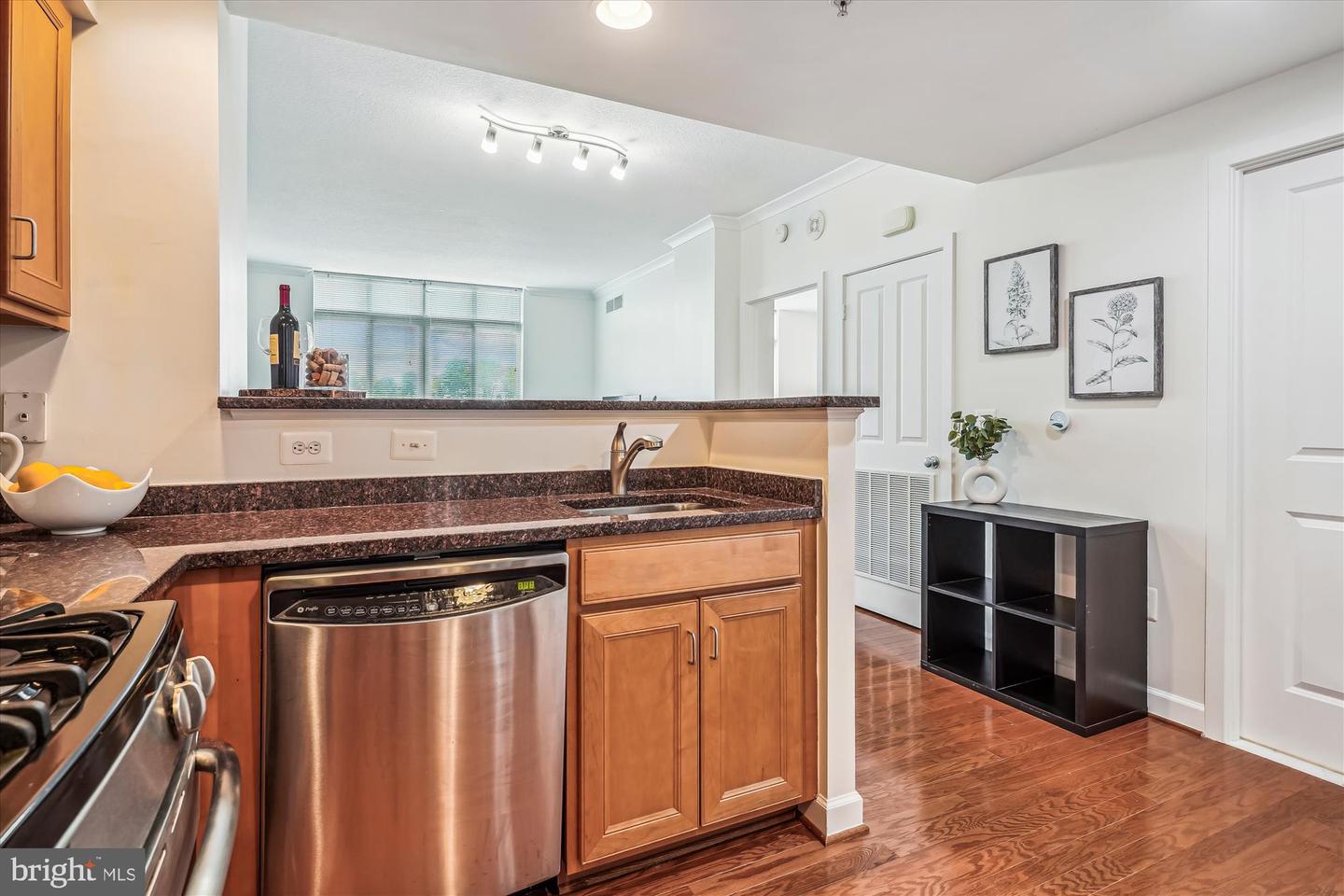 4480 MARKET COMMONS DR #512, FAIRFAX, Virginia 22033, 1 Bedroom Bedrooms, ,1 BathroomBathrooms,Residential,For sale,4480 MARKET COMMONS DR #512,VAFX2238824 MLS # VAFX2238824