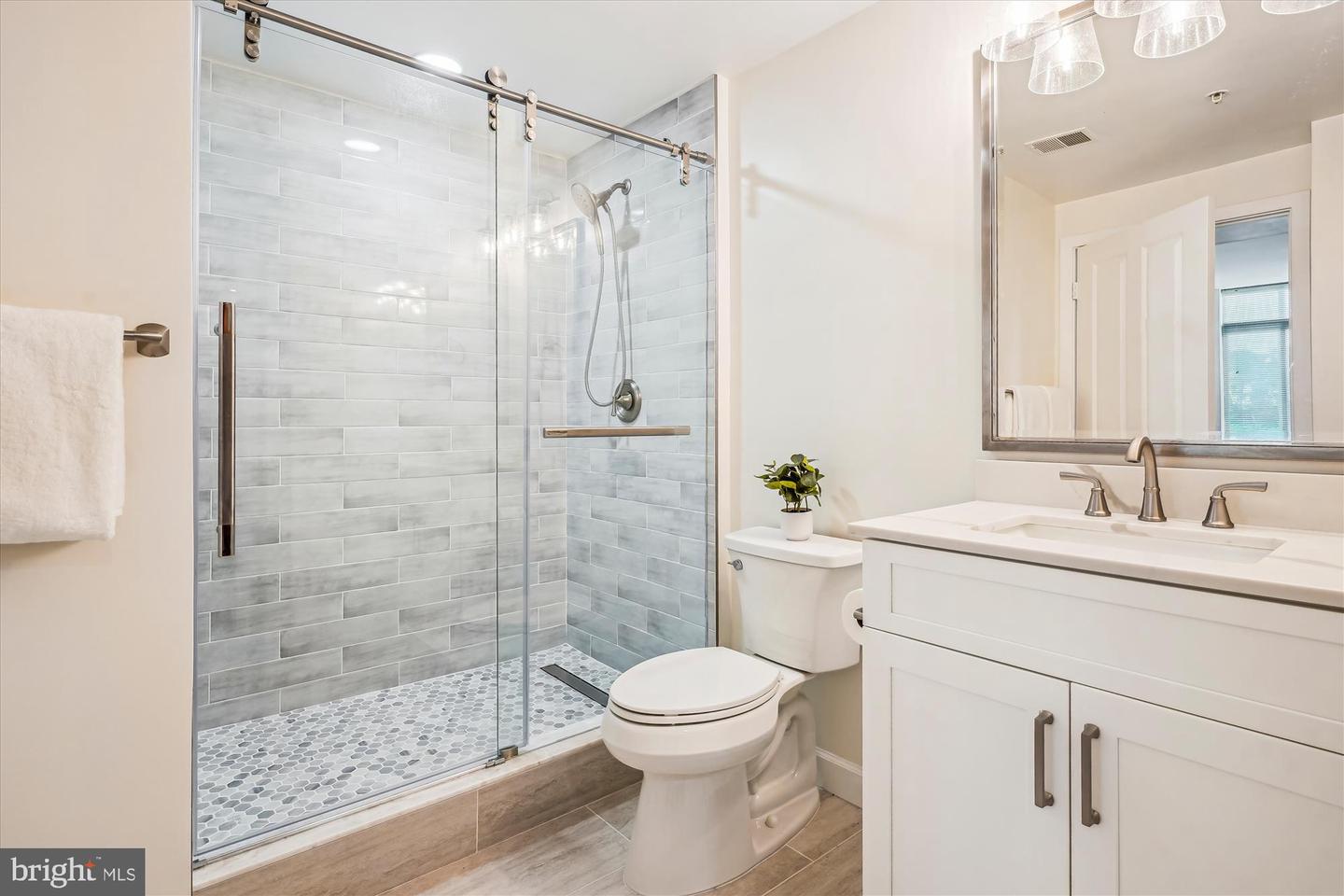 4480 MARKET COMMONS DR #512, FAIRFAX, Virginia 22033, 1 Bedroom Bedrooms, ,1 BathroomBathrooms,Residential,For sale,4480 MARKET COMMONS DR #512,VAFX2238824 MLS # VAFX2238824