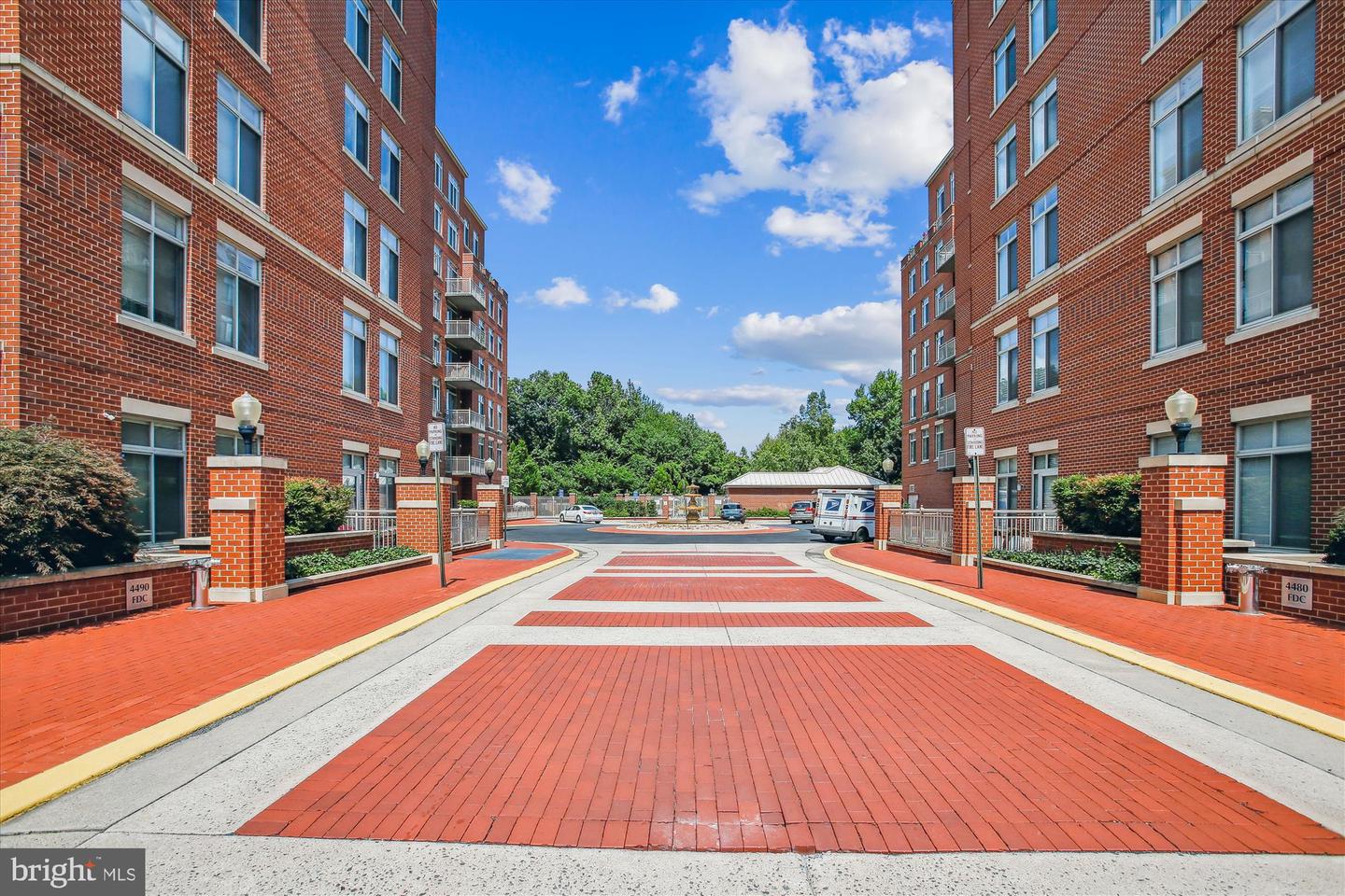 4480 MARKET COMMONS DR #512, FAIRFAX, Virginia 22033, 1 Bedroom Bedrooms, ,1 BathroomBathrooms,Residential,For sale,4480 MARKET COMMONS DR #512,VAFX2238824 MLS # VAFX2238824